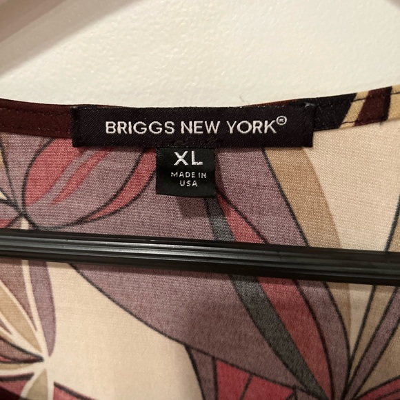 Briggs New York Size XL shirt sleeve top like new - Picture 5 of 7